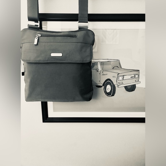 🪆New-with-tags! Light Blue Baggallini  Crossbody Travel Purse - Picture 3 of 13